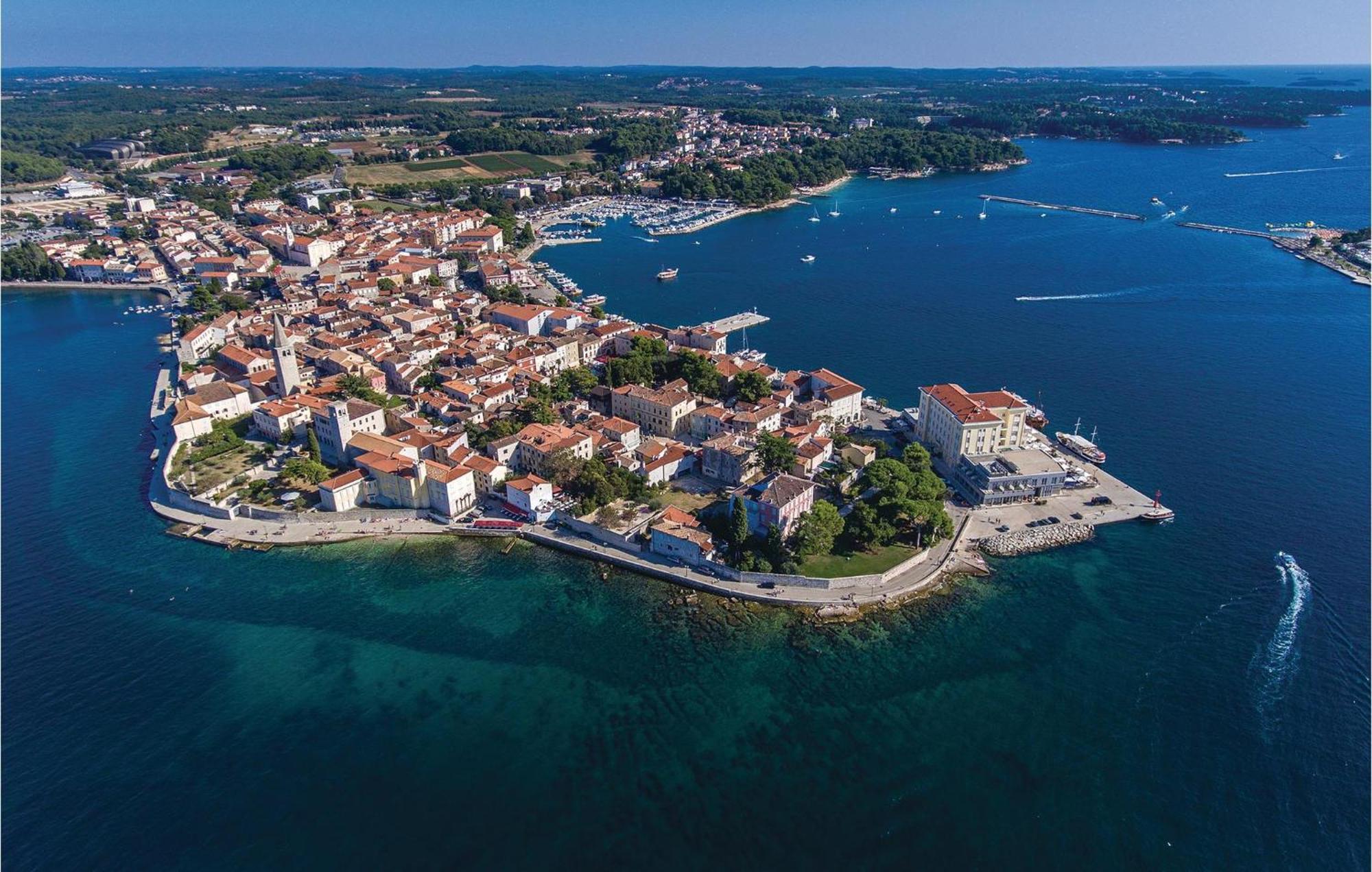 Beautiful Apartment In Porec With Kitchen Kültér fotó